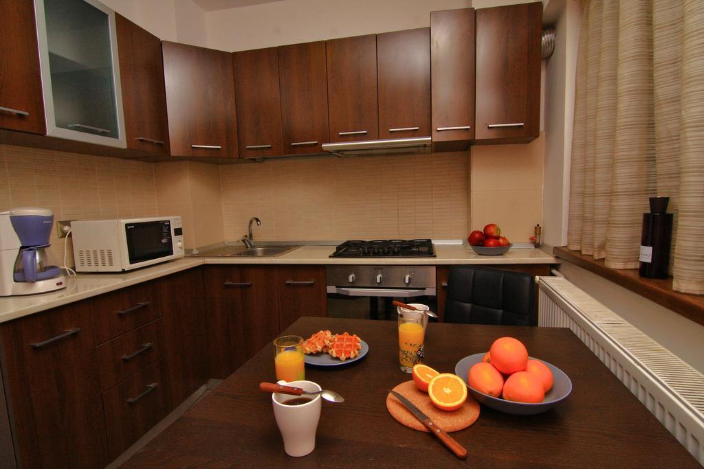 Nirvana Accommodation Bucarest Extérieur photo