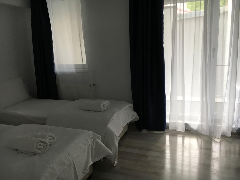 Nirvana Accommodation Bucarest Extérieur photo