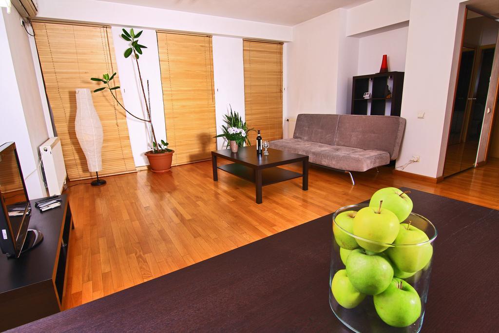 Nirvana Accommodation Bucarest Extérieur photo