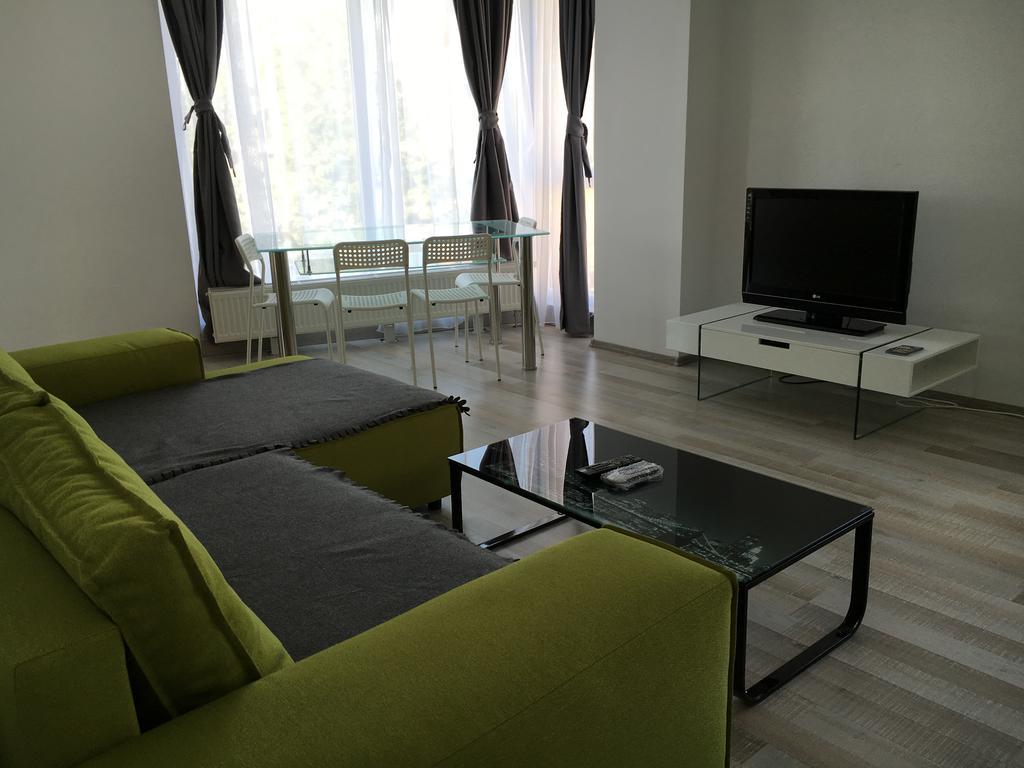 Nirvana Accommodation Bucarest Extérieur photo