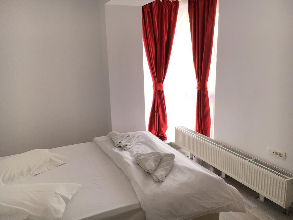 Nirvana Accommodation Bucarest Extérieur photo