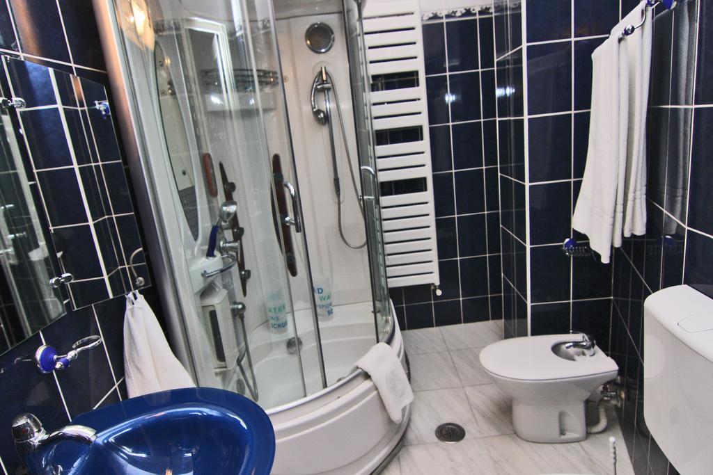 Nirvana Accommodation Bucarest Extérieur photo