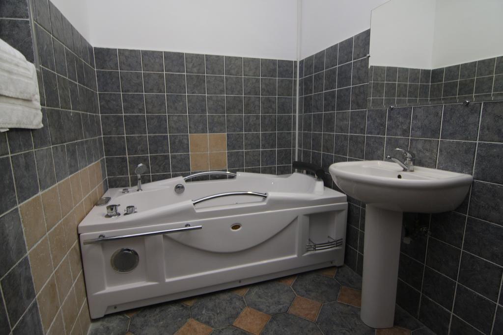 Nirvana Accommodation Bucarest Extérieur photo