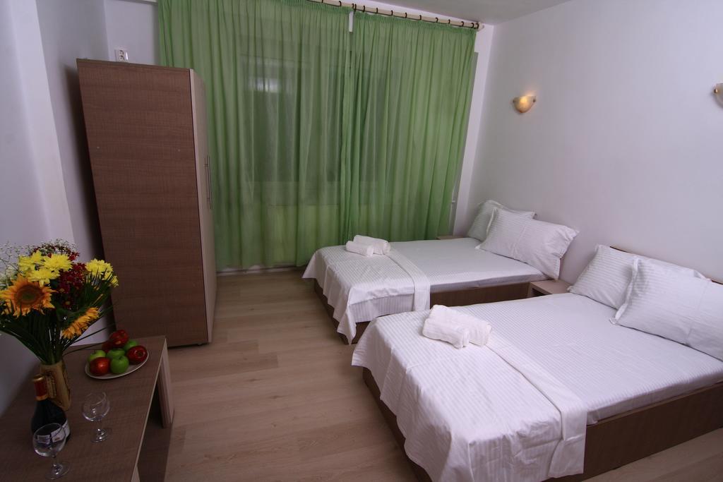 Nirvana Accommodation Bucarest Extérieur photo