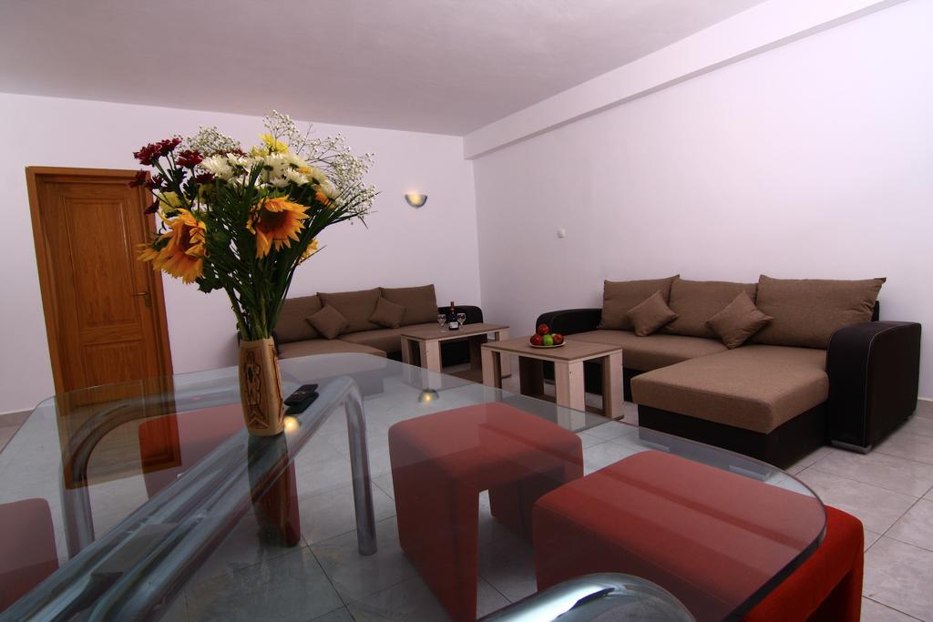 Nirvana Accommodation Bucarest Extérieur photo