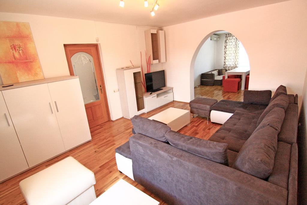 Nirvana Accommodation Bucarest Extérieur photo