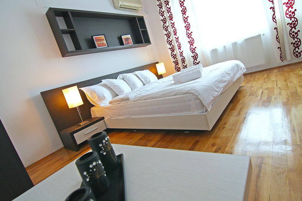 Nirvana Accommodation Bucarest Extérieur photo
