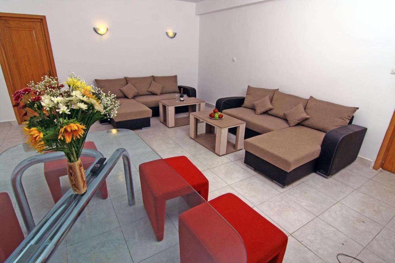 Nirvana Accommodation Bucarest Extérieur photo
