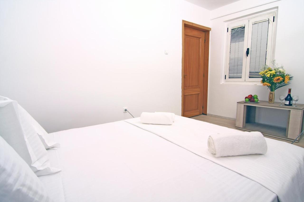 Nirvana Accommodation Bucarest Extérieur photo