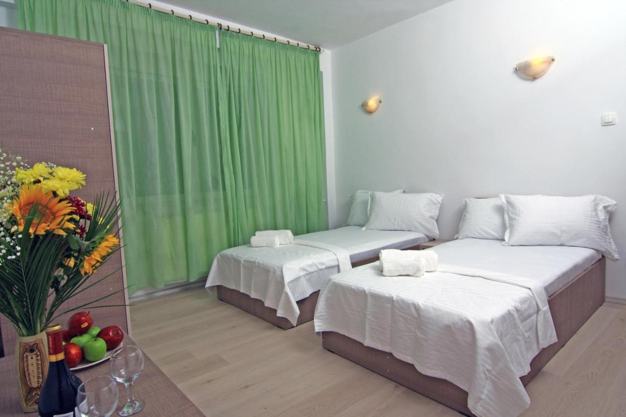 Nirvana Accommodation Bucarest Extérieur photo
