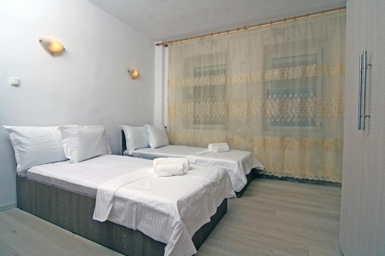 Nirvana Accommodation Bucarest Extérieur photo