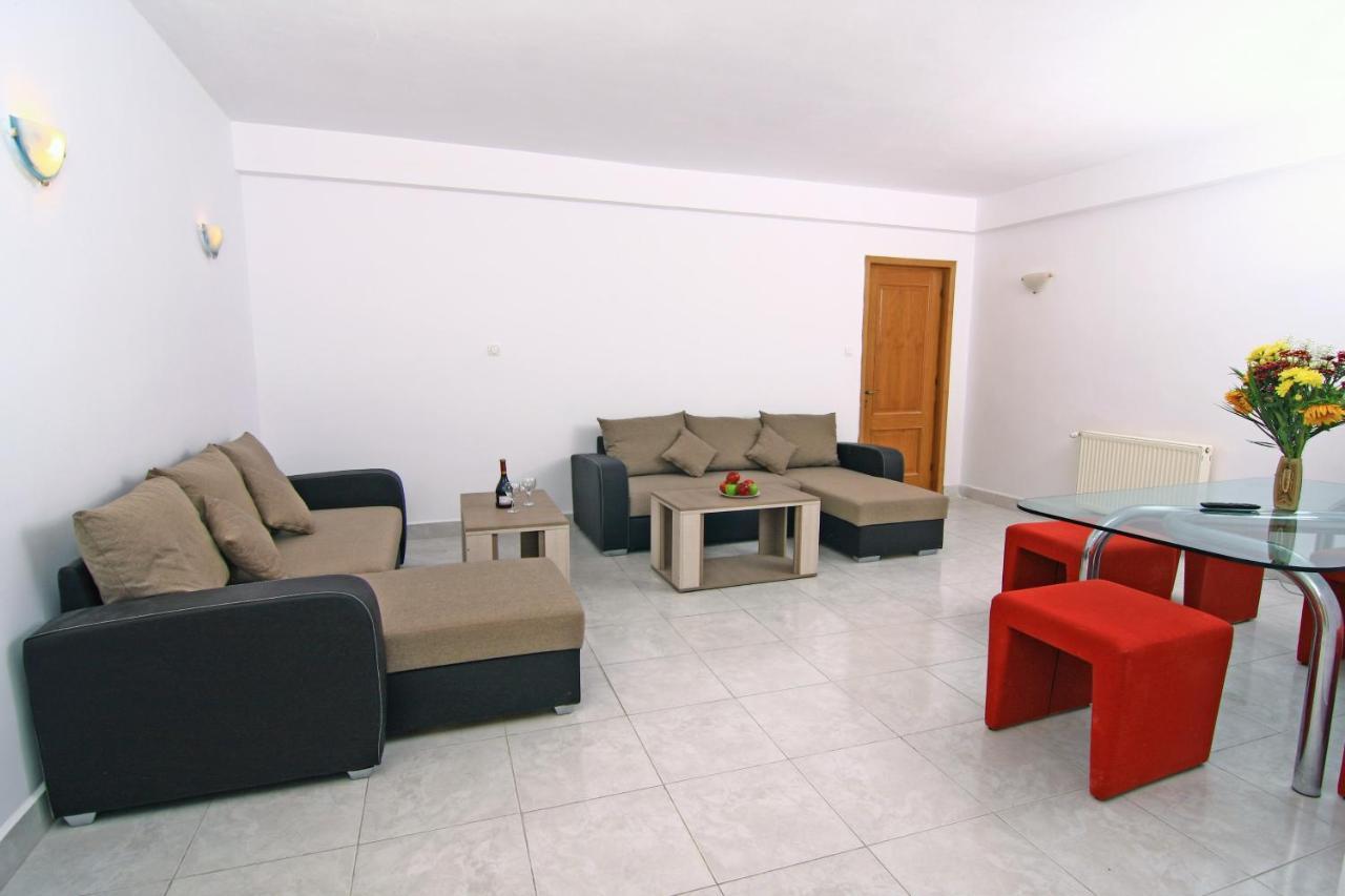 Nirvana Accommodation Bucarest Extérieur photo