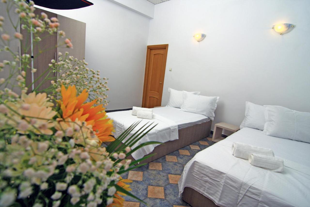Nirvana Accommodation Bucarest Extérieur photo